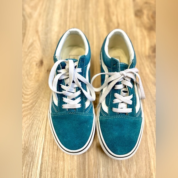 Vans Shoes - Vans Old Skool Caribbean Sea/True
White Men's 4.5.0 & Women's 6 EUC